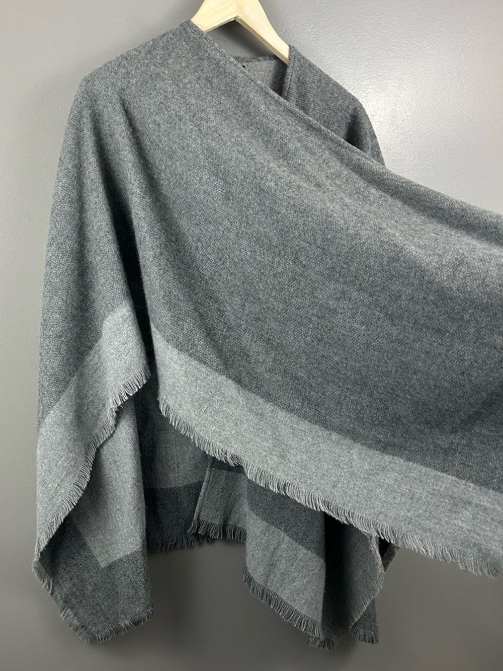 FRAAS Grey Colour Block Trim Fringe Cape Poncho Shawl Wrap Ruana Size OS - Picture 6 of 9